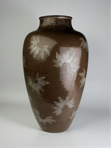 Large Japanese Meiji Period Porcelain Vase with White Slip Inlay — Makuzu Kozan Style